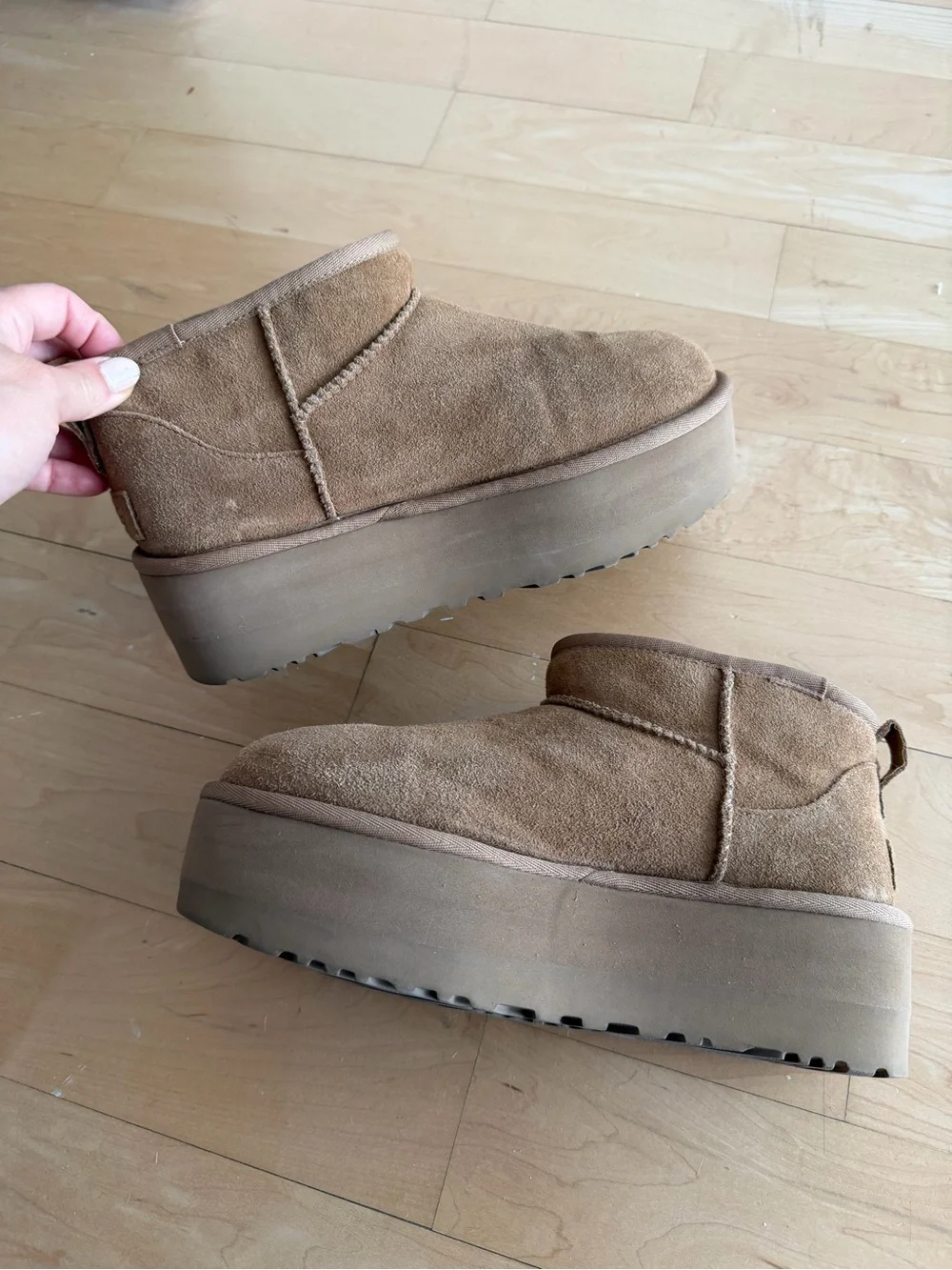 🗽UGG Platform Ankle Boots in Chestnut